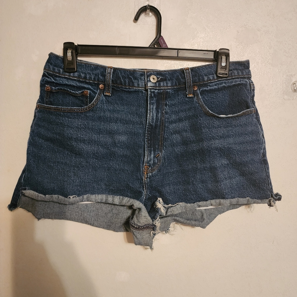 Abercrombie & Fitch The Mom Short High Rise 3" Denim Shorts Size 32" (14)